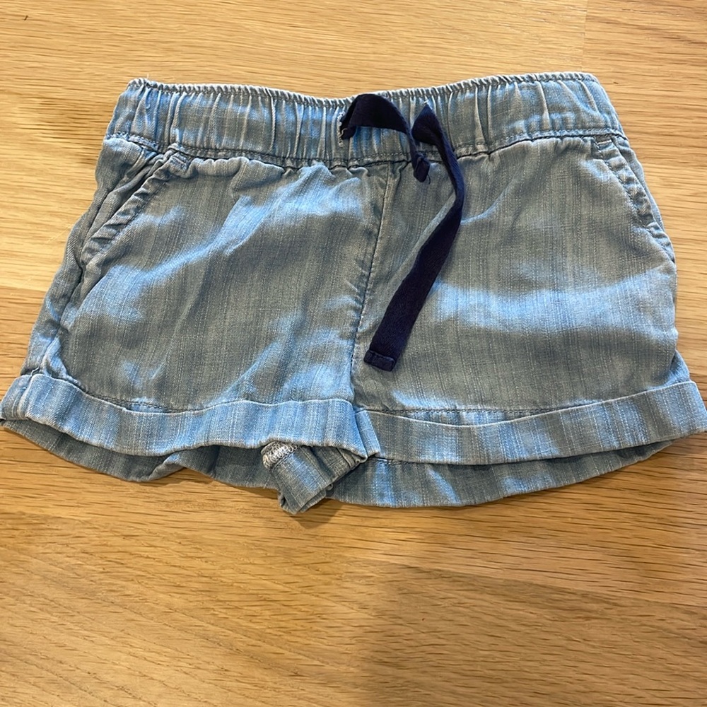 Vineyard Vines 2T chambray shorts